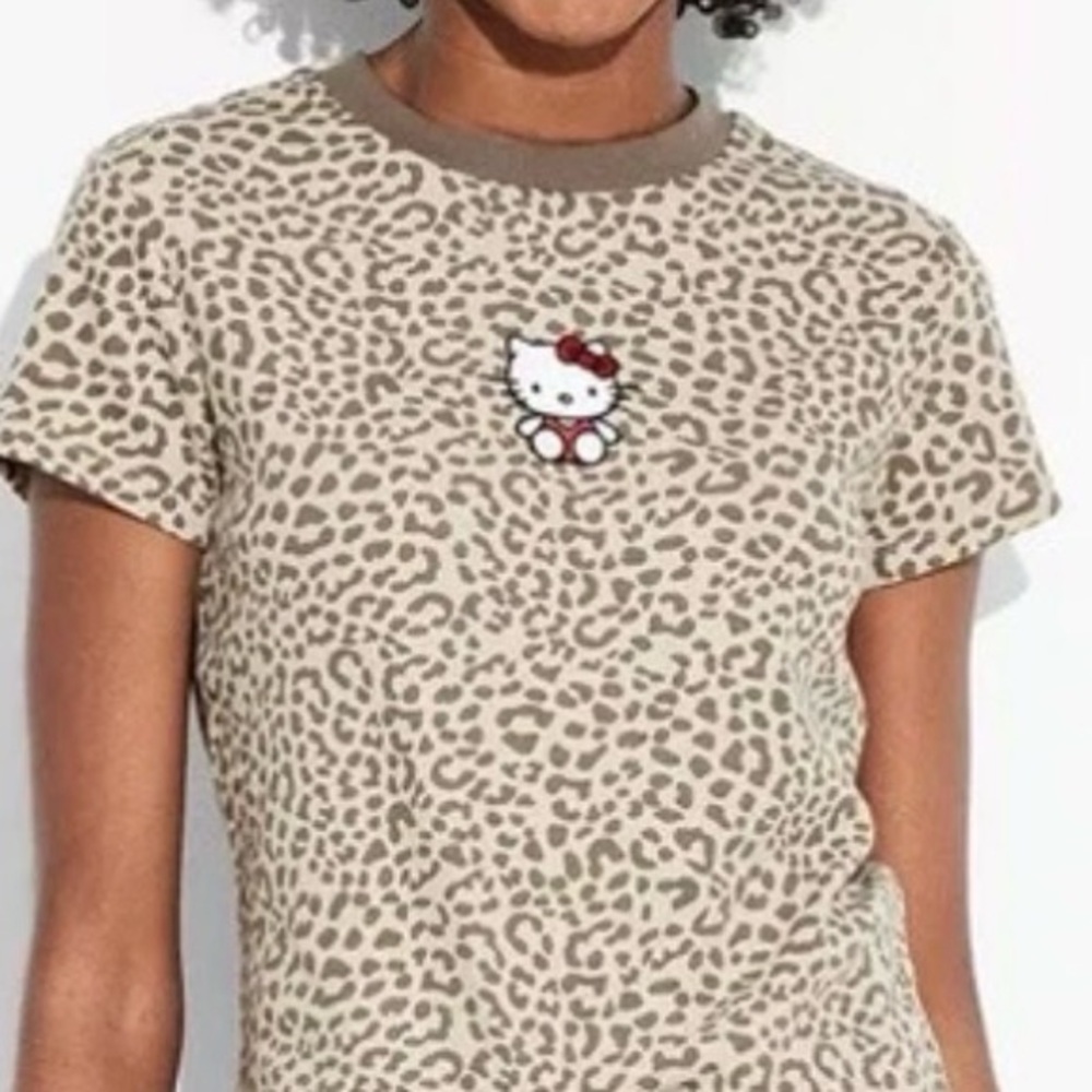 Hello Kitty Leopard Print Short Sleeve Tee EUC